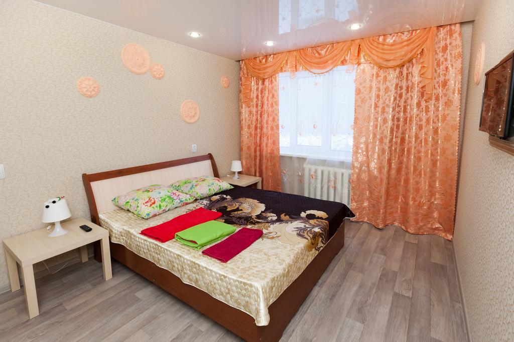 Apartament Novosibirsk Na Ippodromskoy Hotel Buitenkant foto